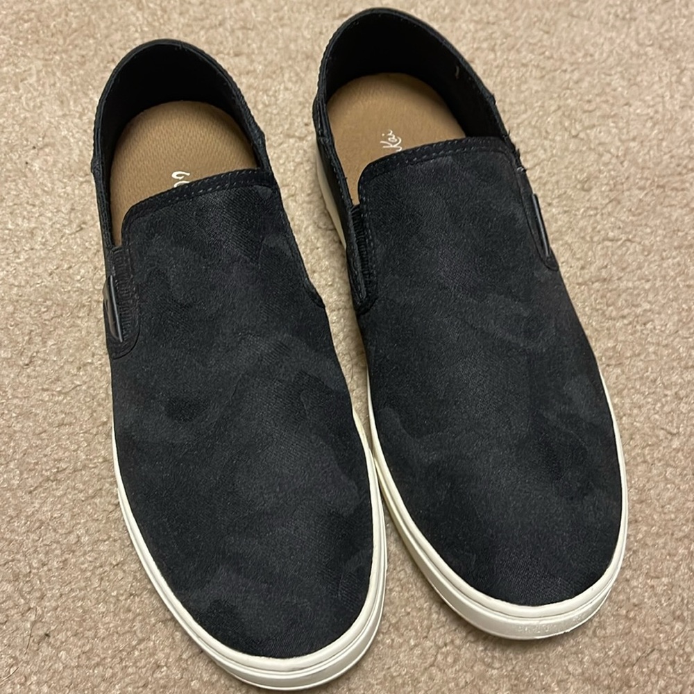 Women Olukai Black Camo